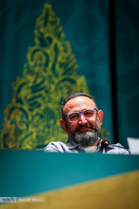 تصاویر | فوتوکال و نشست رسانهای فیلم سینمایی قلب رقه نشست خبری فیلم سینمایی «صبحانه با زرافهها» امروز ۱۳ بهمن ماه در سومین روز از چهلودومین جشنواره فیلم فجر برگزار شد.