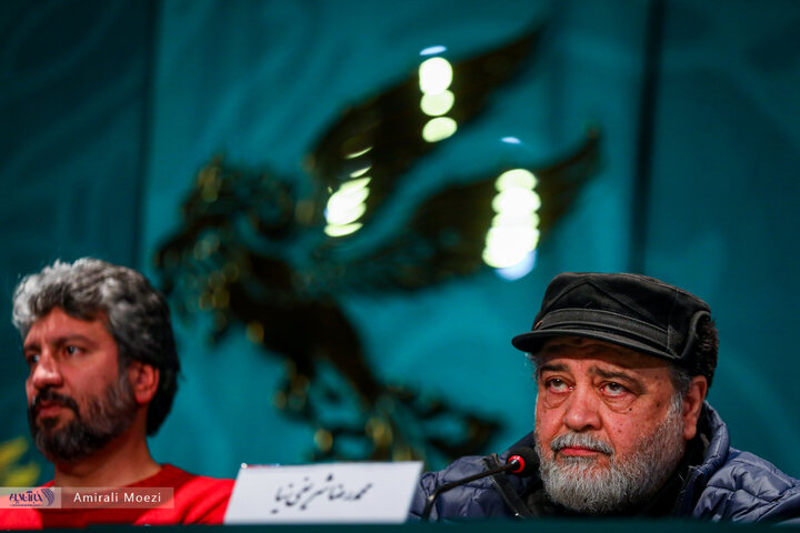 تصاویر | فوتوکال و نشست رسانهای فیلم سینمایی قلب رقه نشست خبری فیلم سینمایی «صبحانه با زرافهها» امروز ۱۳ بهمن ماه در سومین روز از چهلودومین جشنواره فیلم فجر برگزار شد.