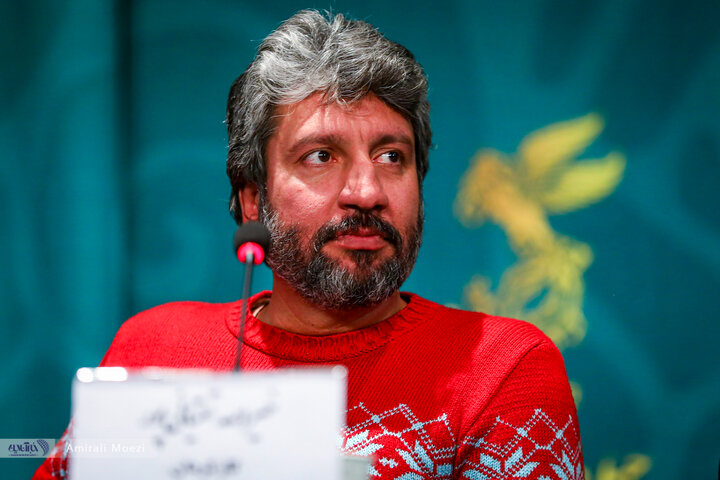 تصاویر | فوتوکال و نشست رسانهای فیلم سینمایی قلب رقه نشست خبری فیلم سینمایی «صبحانه با زرافهها» امروز ۱۳ بهمن ماه در سومین روز از چهلودومین جشنواره فیلم فجر برگزار شد.