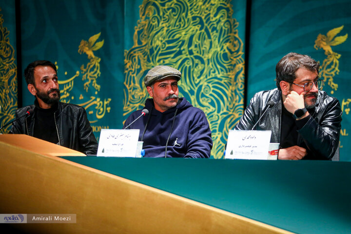 تصاویر | فوتوکال و نشست رسانهای فیلم سینمایی قلب رقه نشست خبری فیلم سینمایی «صبحانه با زرافهها» امروز ۱۳ بهمن ماه در سومین روز از چهلودومین جشنواره فیلم فجر برگزار شد.