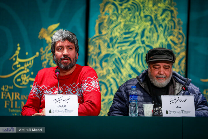 تصاویر | فوتوکال و نشست رسانهای فیلم سینمایی قلب رقه نشست خبری فیلم سینمایی «صبحانه با زرافهها» امروز ۱۳ بهمن ماه در سومین روز از چهلودومین جشنواره فیلم فجر برگزار شد.