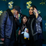 تصاویر | حضور خانوادگی مهران غفوریان و بغل کردن مهران احمدی در فوتوکال آبی روشن