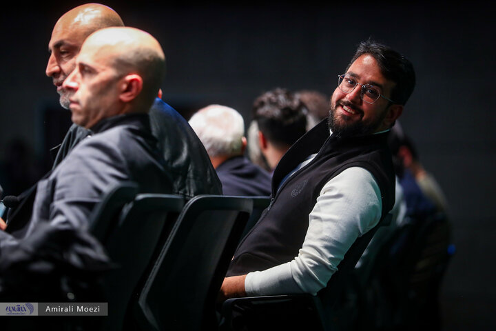 تصاویر | نشست رسانهای فیلم احمد به کارگردانی امیرعباس ربیعی نشست رسانهای فیلم احمد به کارگردانی امیرعباس ربیعی در خانه رسانه چهل و دومین جشنواره فیلم فجر