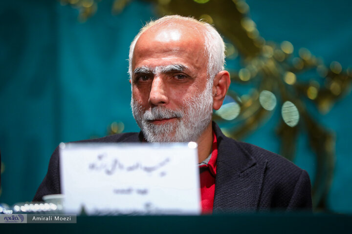 تصاویر | نشست رسانهای فیلم احمد به کارگردانی امیرعباس ربیعی نشست رسانهای فیلم احمد به کارگردانی امیرعباس ربیعی در خانه رسانه چهل و دومین جشنواره فیلم فجر