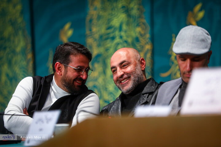 تصاویر | نشست رسانهای فیلم احمد به کارگردانی امیرعباس ربیعی نشست رسانهای فیلم احمد به کارگردانی امیرعباس ربیعی در خانه رسانه چهل و دومین جشنواره فیلم فجر