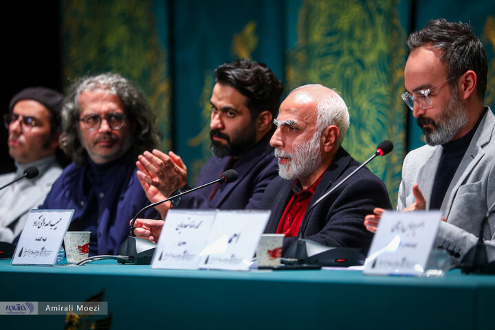 تصاویر | نشست رسانهای فیلم احمد به کارگردانی امیرعباس ربیعی نشست رسانهای فیلم احمد به کارگردانی امیرعباس ربیعی در خانه رسانه چهل و دومین جشنواره فیلم فجر