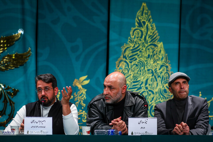 تصاویر | نشست رسانهای فیلم احمد به کارگردانی امیرعباس ربیعی نشست رسانهای فیلم احمد به کارگردانی امیرعباس ربیعی در خانه رسانه چهل و دومین جشنواره فیلم فجر