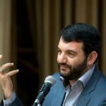 ببینید |  شعرخوانی عجیب برای عبدالملکی مقابل چشمانش؛ خوش‌تیپی و شیطونی عبدالملکی!