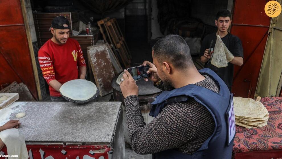 (تصاویر) خبرنگاری که با وجود قطع پا در غزه کارش را رها نکرد