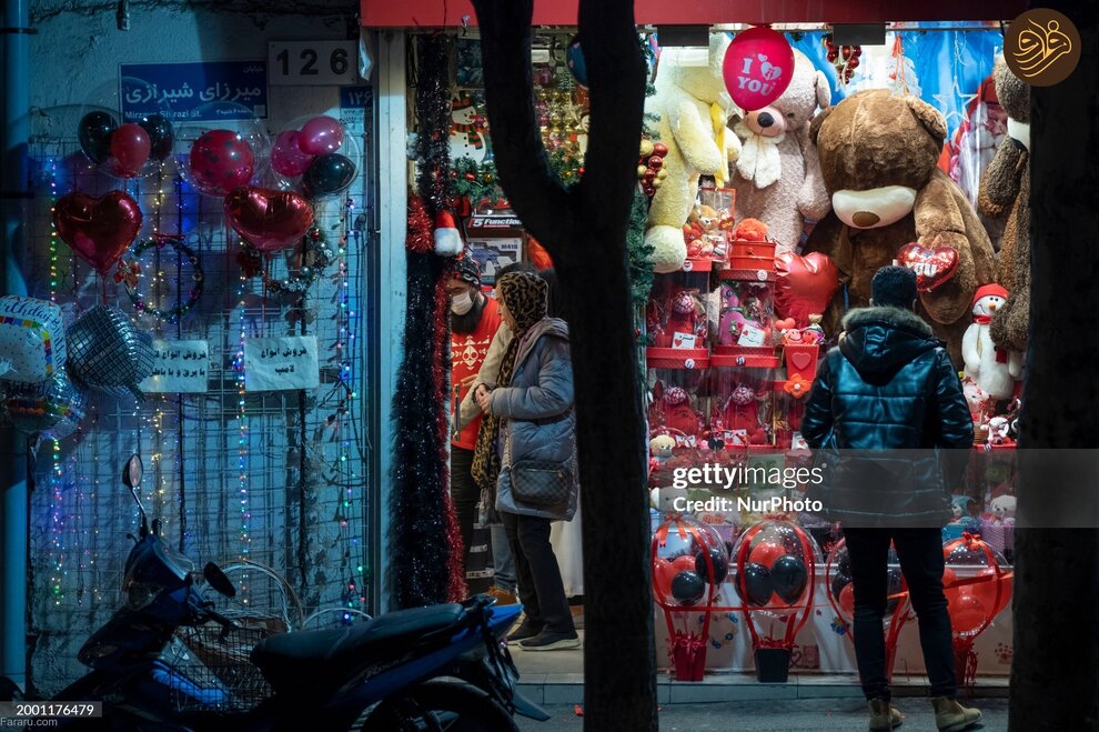 (تصاویر) حال و هوای ولنتاین در تهران