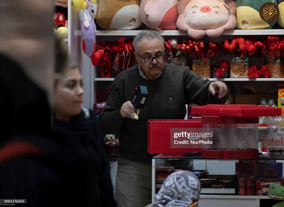 (تصاویر) حال و هوای ولنتاین در تهران