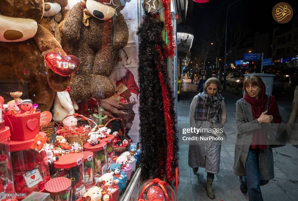 (تصاویر) حال و هوای ولنتاین در تهران