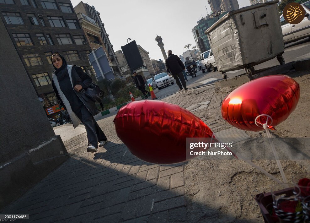 (تصاویر) حال و هوای ولنتاین در تهران