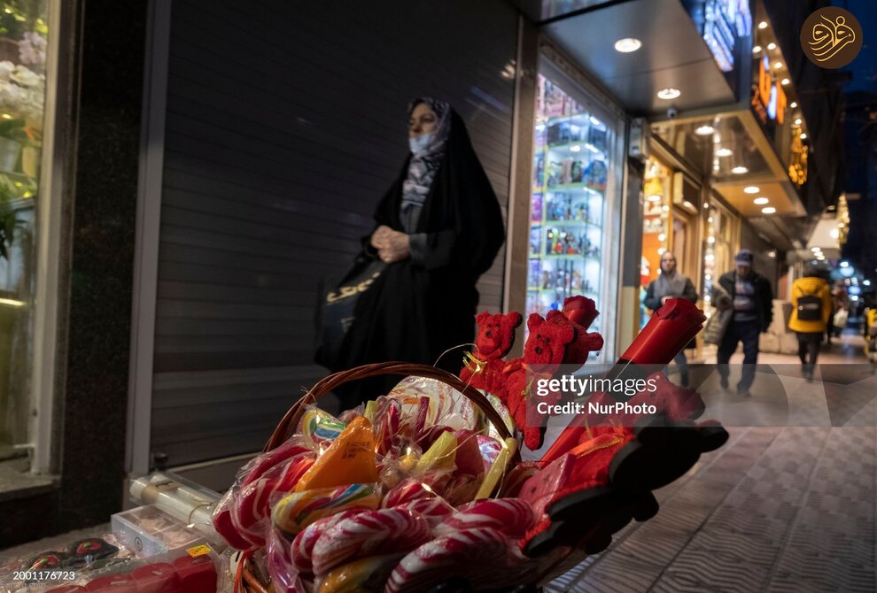 (تصاویر) حال و هوای ولنتاین در تهران