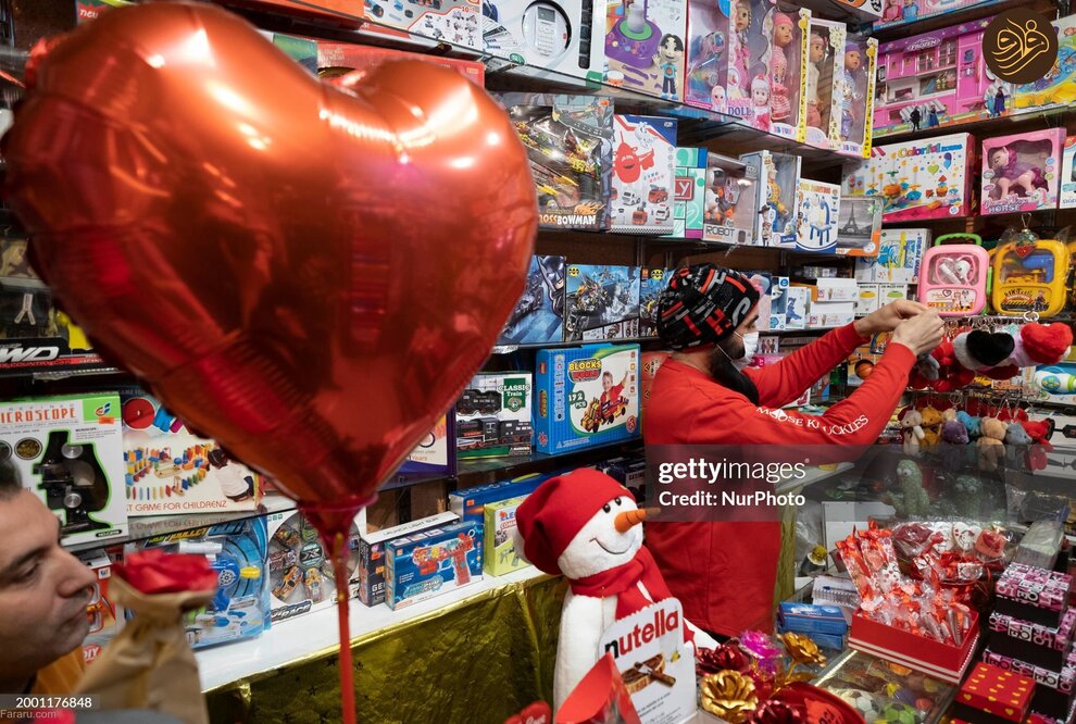 (تصاویر) حال و هوای ولنتاین در تهران