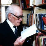 ببینید / ادعای پسر دکتر حسابی: پدرم هزار متر زمین در کره مریخ خریده اند، سندش هم پیش من است