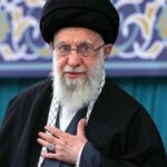 ببینید | حضور رهبر انقلاب در انتخابات مجلس شورای اسلامی و مجلس خبرگان رهبری