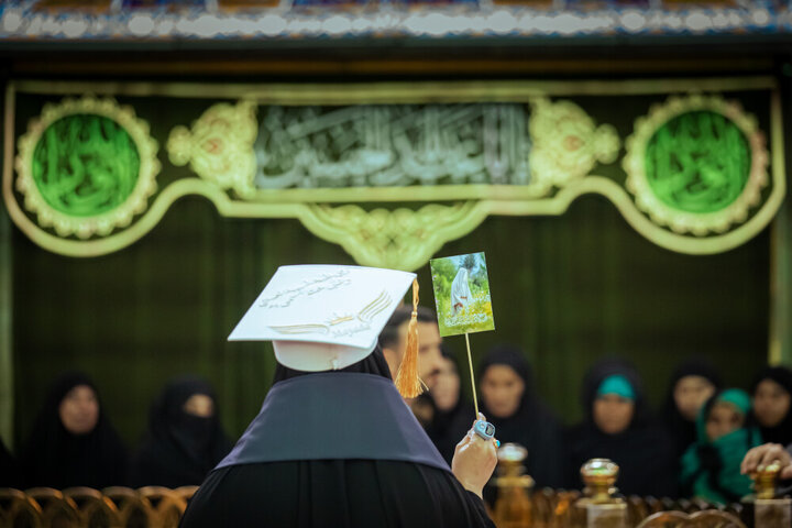 جشن فارغ التحصیلی دختران دانشجوی عراقی در عتبه مقدس حسینی(ع)