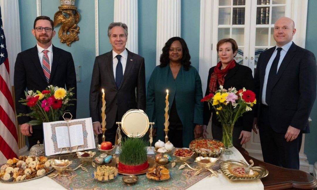 عکس | تصویر وزیر خارجه آمریکا در کنار سفره هفت‎‌سین!