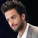 ببینید | لحظه شکسته شدن سر بنیامین بهادری در دورهمی با طرفدارانش