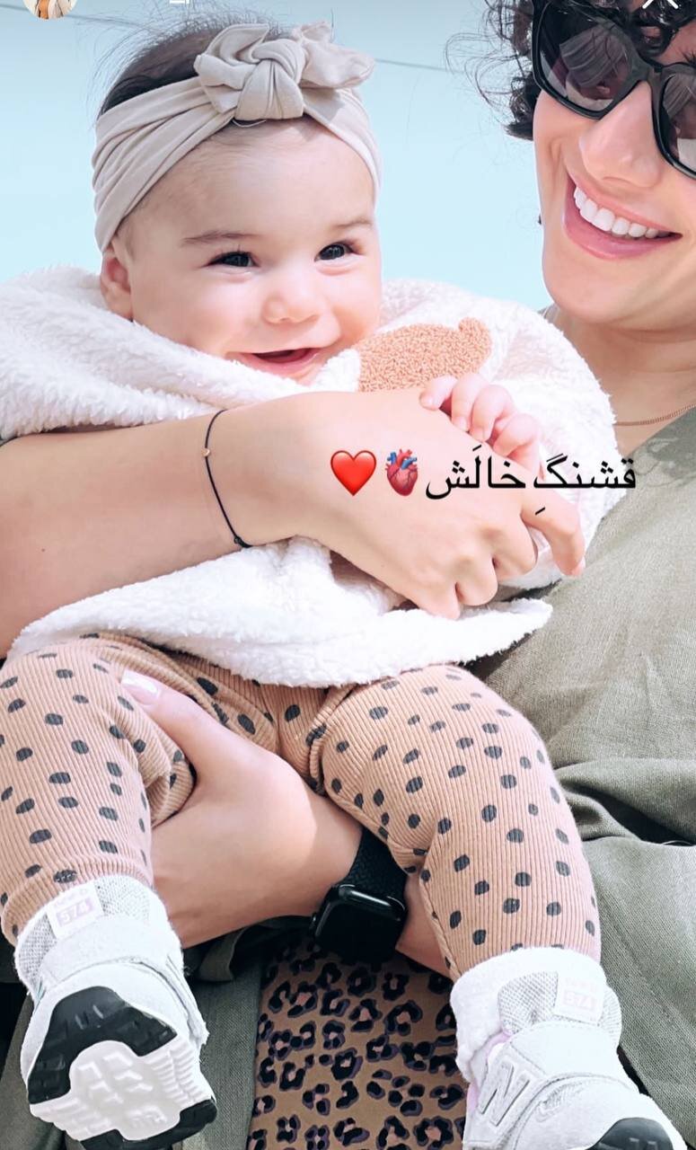 عکس | تصویری زیبا از ترلان پروانه در کنار یک نوزاد