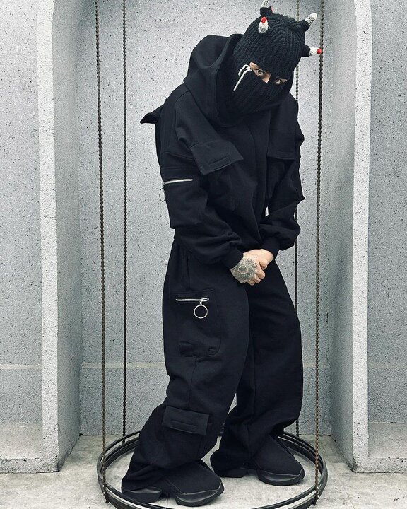 فروش لباس‌های عجیب در مشهد