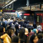 عکس | تصویری خبرساز از تعداد زیاد اتباع افغانستانی در مترو تهران