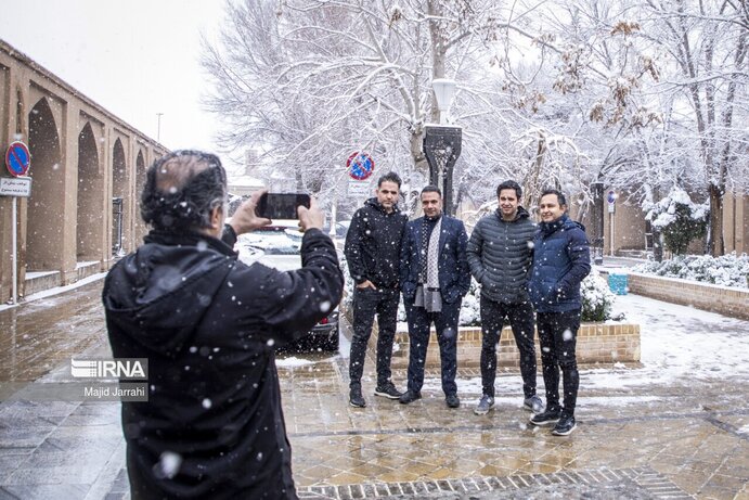 تصاویر | برف در شهر کویری؛ یزد سفیدپوش شد