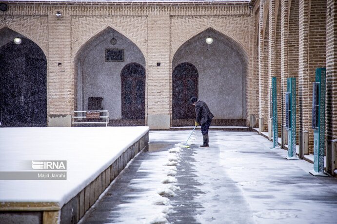 تصاویر | برف در شهر کویری؛ یزد سفیدپوش شد