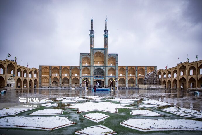 تصاویر | برف در شهر کویری؛ یزد سفیدپوش شد