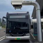 ببینید/ اتوبوس های هوشمند و خودران در حال شارژ و بازگشت به پارکینگ در شهر ژنگزو چین