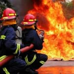 ببینید/ تصاویری از آتش سوزی مهیب اطراف بیمارستان هفت تیر شهرری