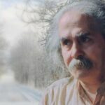 عکس | تصویری دیده‌نشده و جالب از اخوان‌ثالث در منزل ساده ابراهیم گلستان در لندن در سال ۱۳۶۹