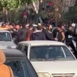 ببینید | درگیری شدید نیروهای سد معبر شهرداری گرگان با دستفروشان در خیابان جرجان گرگان