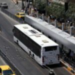 ببینید | لحظه هولناک متلاشی شدن پراید توسط اتوبوس پس از ورود به خط ویژه اتوبوسرانی در مشهد
