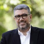 ببینید | اجرای آهنگ خواننده لس‌آنجلسی توسط رضا رشیدپور