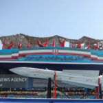 ببینید | نمایش سامانه‌های موشکی ارتش در رژه نیروهای مسلح