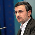 تصاویر | عکس‌های خبرساز از چهره جدی احمدی‌نژاد در کنار چهره خندان رسایی داخل هواپیما در سفر به آمریکا