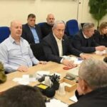 ببینید | انتقاد تاریخی تحلیلگر اسرائیل از وزرای اسرائیل: لات‌های کوچه خلوت هستند!