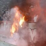 ببینید | اولین تصاویر از آتش سوزی در مسابقه فوتبال فاینورد و نایمخن؛ بازی متوقف شد