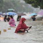 ببینید | مفقود شدن چند نفر در سیلاب مهیب چین