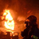 عکس | اولین تصویر از آتش‌سوزی هولناک خودرو سواری در پارکینگ مجتمع مسکونی
