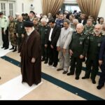 ببینید | تصاویری دیده نشده از گفتگوی سردار حاجی‌زاده و سرلشکر موسوی با رهبر انقلاب