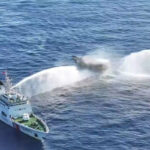 ببینید | لحظه برخورد گارد ساحلی چین با کشتی فیلیپینی