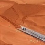 ببینید / فیلمی جالب از جاده آخرالزمانی در حومه ریاض عربستان