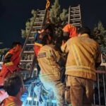 ببینید/ گیرکردن یک مرد در بین نرده‌های ترمینال غرب تهران