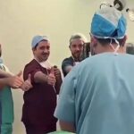 ببینید/ تصویری تلخ از کادر درمان اتاق عمل در کشور عمان که همگی ایرانی هستند!