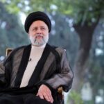 ویدیو / استقبال از خانواده‌ رئیس جمهور فقید در‌ فرودگاه مشهد