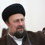 عکس | چهره خندان سید حسن خمینی پس از در آغوش گرفتن ایران