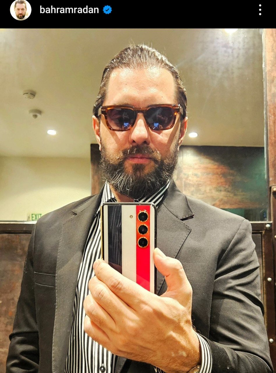 عکس | تعجب مردم در فضای مجازی از مدل گوشی بهرام رادان عکس | تعجب مردم در فضای مجازی از مدل گوشی بهرام رادان